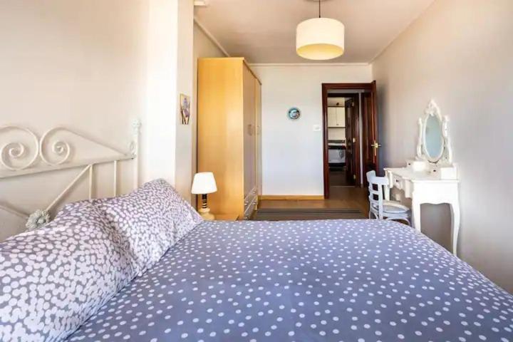 Apartamento Ezcurdia 22 Playa De San Lorenzo Primera Linea Gijon Exterior photo